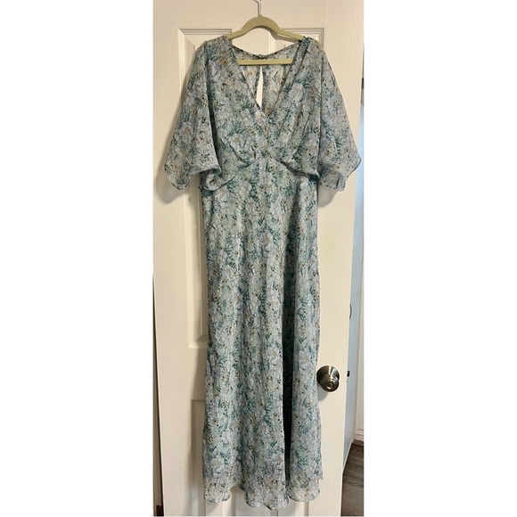 ASTR The Label Flutter Sleeve Open Back Maxi Dress - Picture 6 of 8